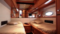 FIRE FLY -  Twin Cabin